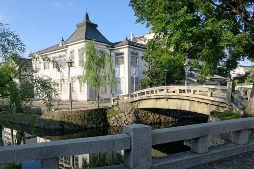 1-Day Tour from Okayama: Kurashiki, Gardens & Okayama Castle - Riding to Kurashiki Bikan by local train
