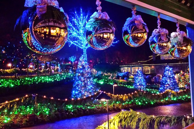 1 hour City Tour & Butchart Gardens: Christmas - Entry included! - Riding out to Butchart Gardens