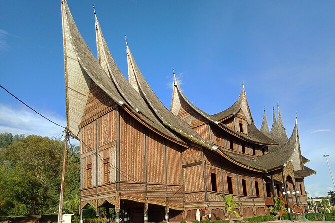 2 Days Private Tour to See Bull Race and Raflesia Arnoldi Flower - Overnight in Bukittinggi