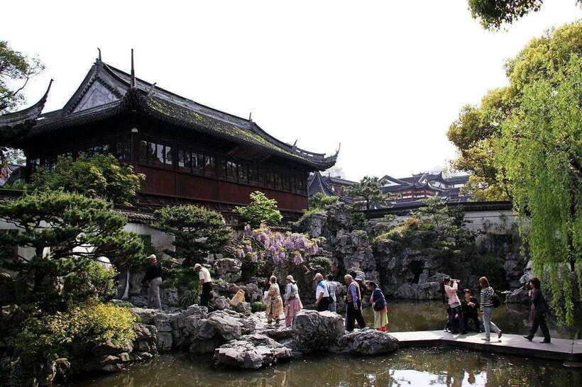 4-Hour Shanghai Best Garden and Temple Tour with Tea Tasting - Tea Tasting Turns Sightseeing Into a Conversation