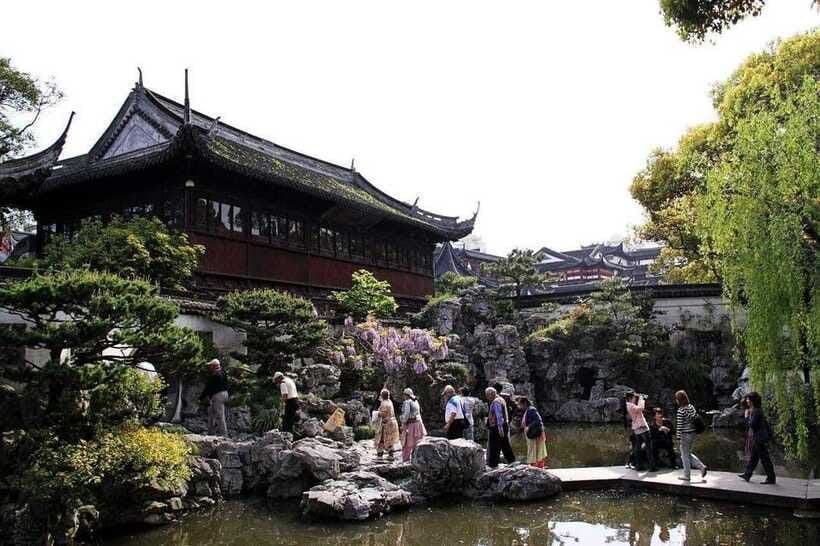 4-Hour Shanghai Best Garden and Temple Tour with Tea Tasting - Four Hours Means a Focused, Not Leisurely, Visit