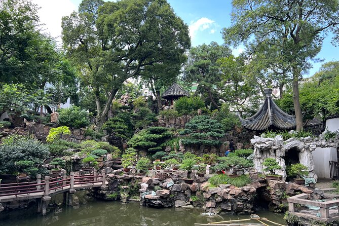 4-Hour Shanghai Highlight Tour: Yu Garden and Jade Buddha Temple - Taxi or subway, with costs that need checking