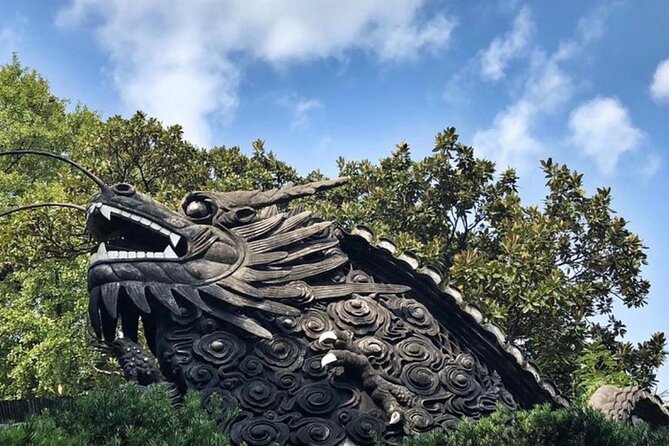 4-Hour Shanghai Highlight Tour: Yu Garden and Jade Buddha Temple - What the guide adds to the experience