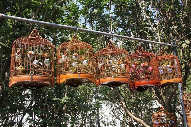 6-Hour Private Beijing Tour: Flower and Fish Market, Panjiayuan Antique Market and 798 Art Zone - Panjiayuan and the art of browsing
