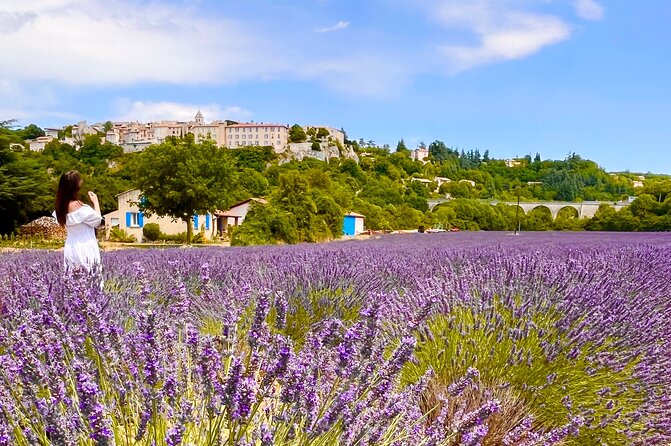 A day in the Lavenders and Villages of Provence - One hour to explore Gordes on foot