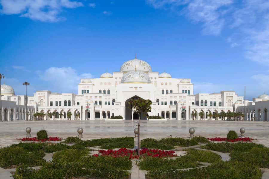 Abu Dhabi: Qasr Al Watan Palace & Garden Entry Ticket - Walking through the palace’s public rooms