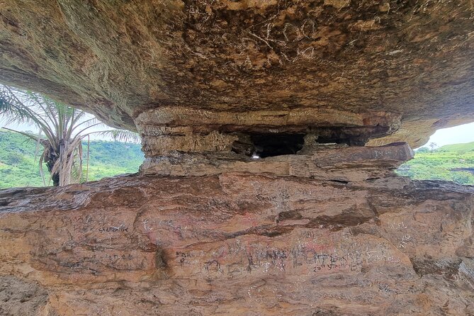 Aburi Botanic Gardens, Boti Falls,Umbrella Rock & Cocoa Farm Tour - Why this Accra day trip works