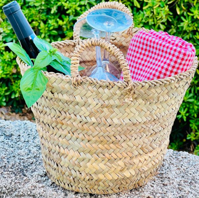 Agrigento: Valley of the Temples Gardens Picnic Experience - Beneath the ancient laurel tree