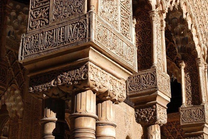 Alhambra &Charles Palace Guided Tour with Optional Nasrid Palaces - Key points before you book