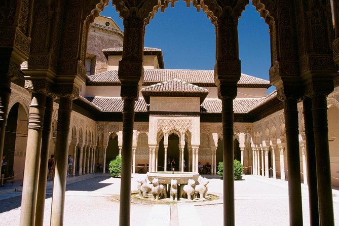 Alhambra &Charles Palace Guided Tour with Optional Nasrid Palaces - The first choice: full Alhambra admission or surroundings only