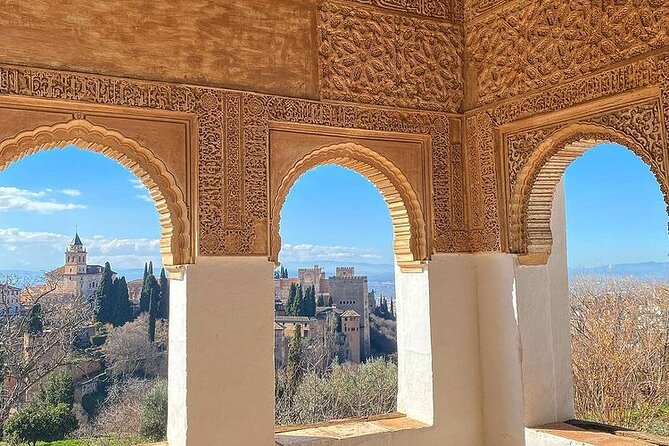 Alhambra Experience – Explore Nasrid Palaces & Generalife Gardens - Independent touring means you control the pace