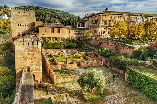 Alhambra Gardens, Generalife and Alcazaba Tickets & Local Guide - The missing Nasrid Palaces are the key limitation