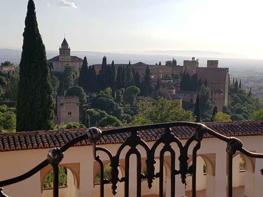 Alhambra: Generalife Gardens & Alcazaba Fast-Track Tour - Alcazaba Fortress and Granada Views