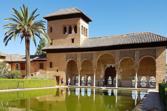 Alhambra Tour :Generalife Gardens ,Palaces and towers.Skiptheline - What the $57.62 Price Includes