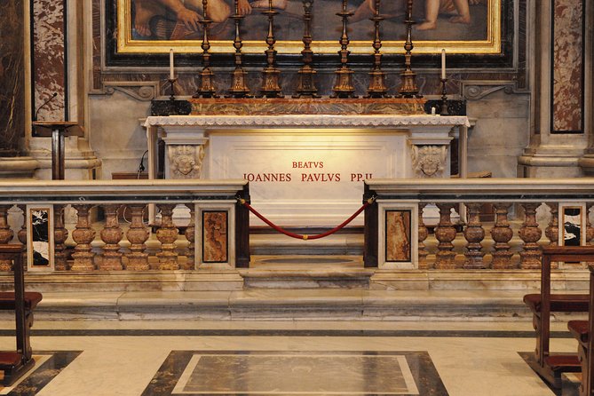 All Vatican incl. Vatican Gardens with SKIP LINE passes - Taking Your Time in the Sistine Chapel
