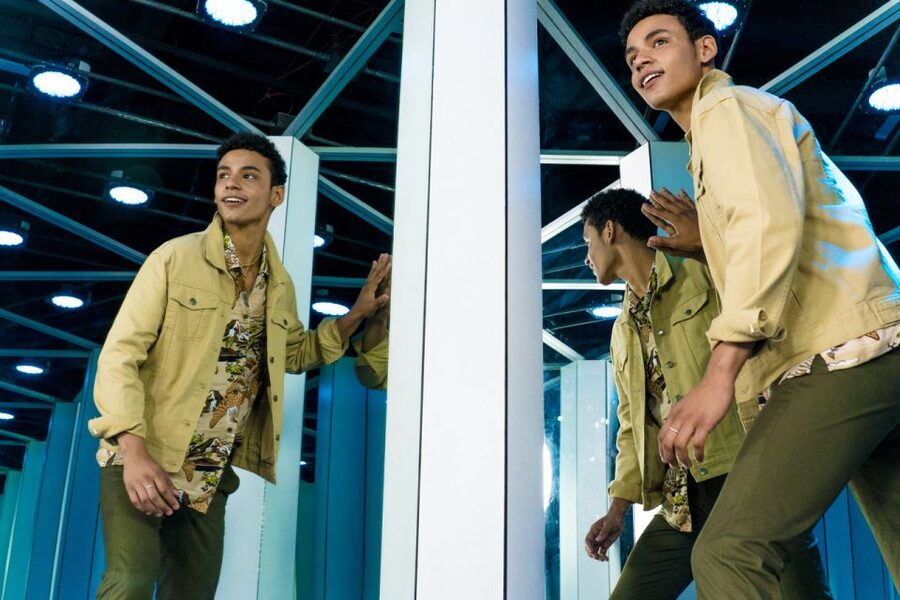 American Dream: Mirror Maze Admission Ticket - Inside the 18,000-square-foot Mirror Maze
