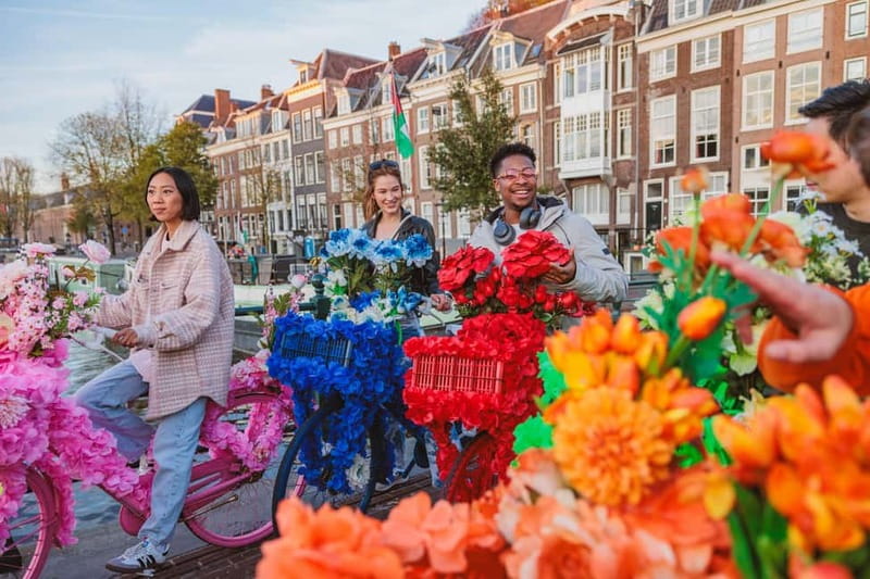 Amsterdam: City Centre, Guided Bike Tour on Flower Bikes - The canal belt and Nine Streets