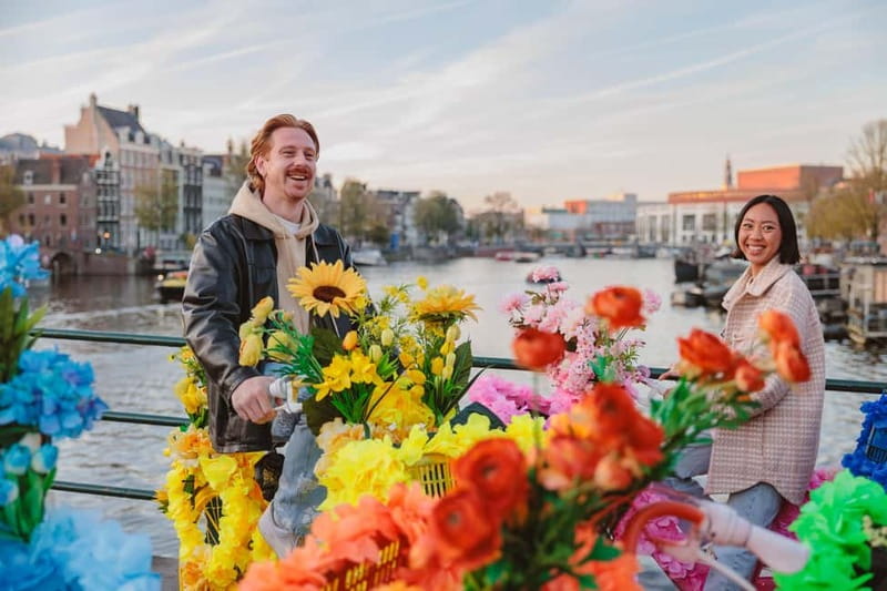 Amsterdam: City Centre, Guided Bike Tour on Flower Bikes - What the guides add