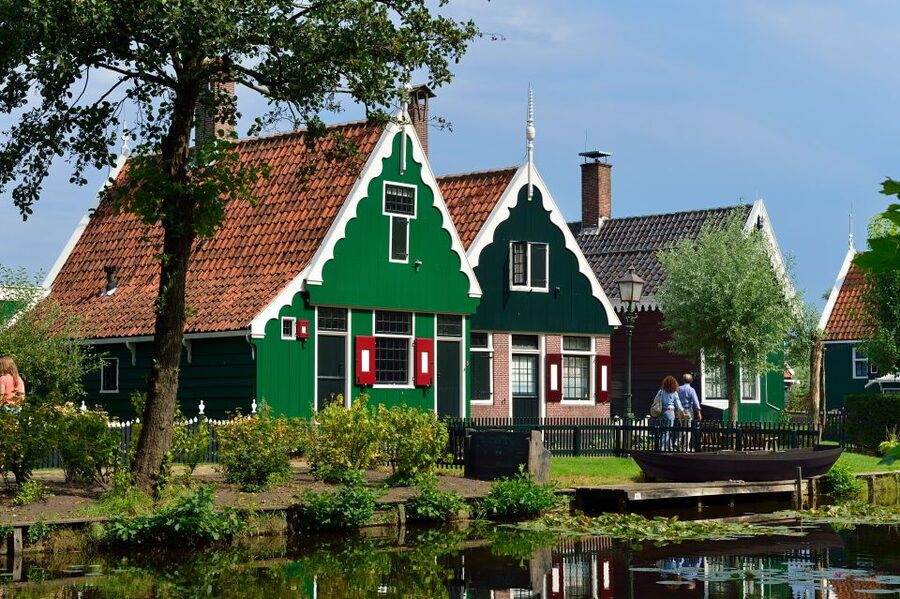Amsterdam: Keukenhof and Zaanse Schans Live Guided Day Tour - Why this day trip works so well