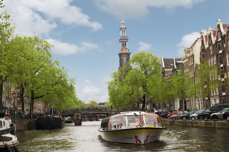 Amsterdam: Keukenhof and Zaanse Schans Live Guided Day Tour - Wooden clogs in a 20-minute demonstration