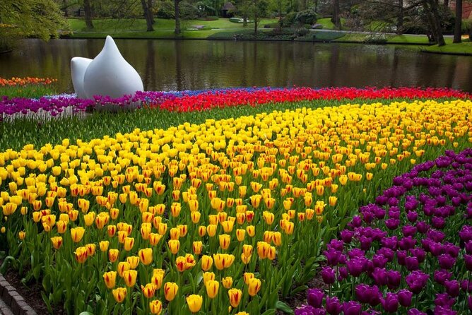 Amsterdam: Keukenhof Entry & Shuttle Bus with Flexible Return - Walking into Keukenhof’s flower displays