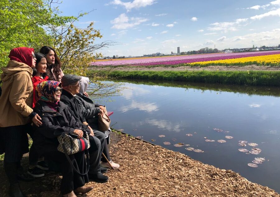 Amsterdam: Keukenhof Tulip Garden and Giethoorn Experience - Why this combination works so well