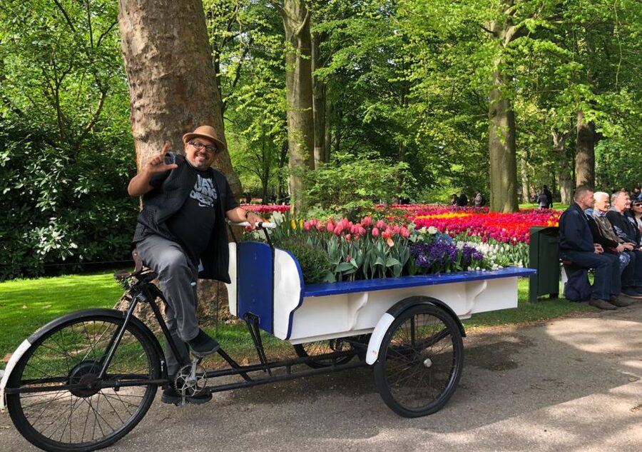 Amsterdam: Keukenhof Tulip Garden and Giethoorn Experience - Keukenhof in three and a half hours
