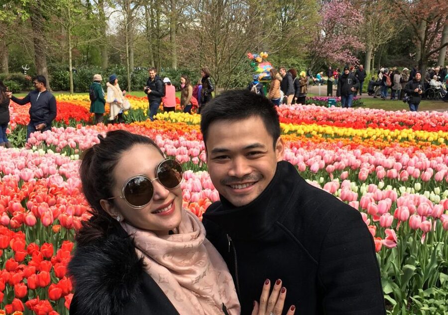 Amsterdam: Keukenhof Tulip Garden and Giethoorn Experience - Arriving in Giethoorn, the Venice of the North