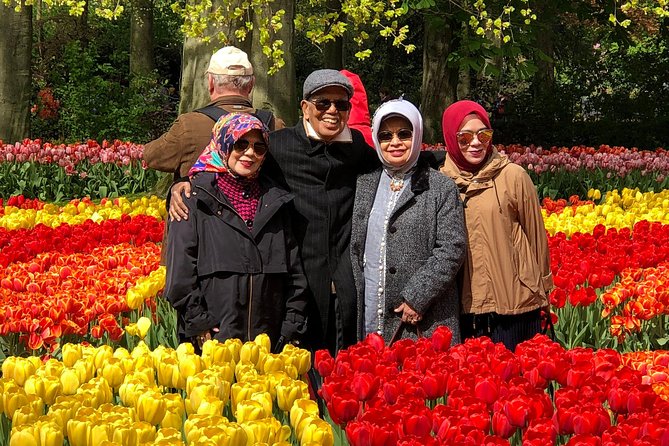Amsterdam: Keukenhof Tulip Gardens and Giethoorn with Boat Tour - The long road to Giethoorn