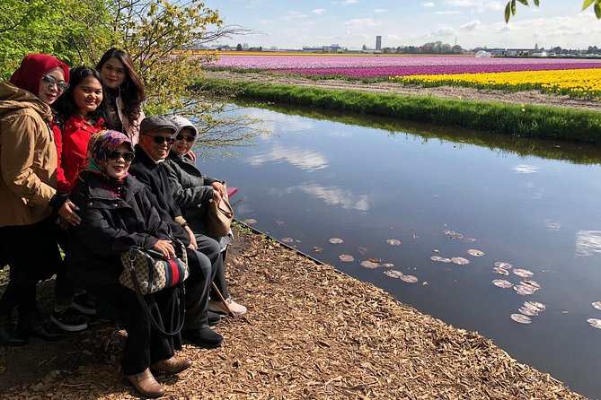 Amsterdam: Keukenhof Tulip Gardens and Giethoorn with Boat Tour - Three hours among Keukenhof’s 800 tulip varieties