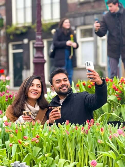 Amsterdam: Premium Tulip Boat Canal Tour - What rain changes