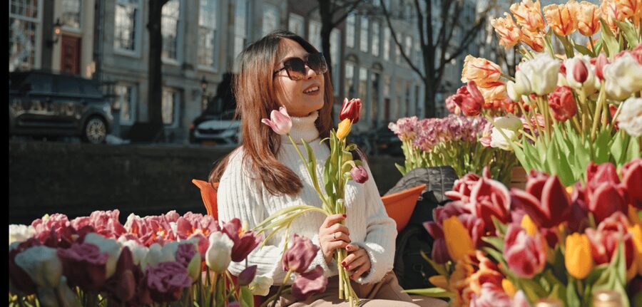 Amsterdam: Premium Tulip Boat Canal Tour - Who should book this tulip cruise?