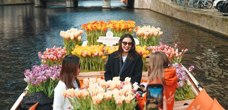 Amsterdam: Premium Tulip Boat Canal Tour - Starting beside Amsterdam Centraal
