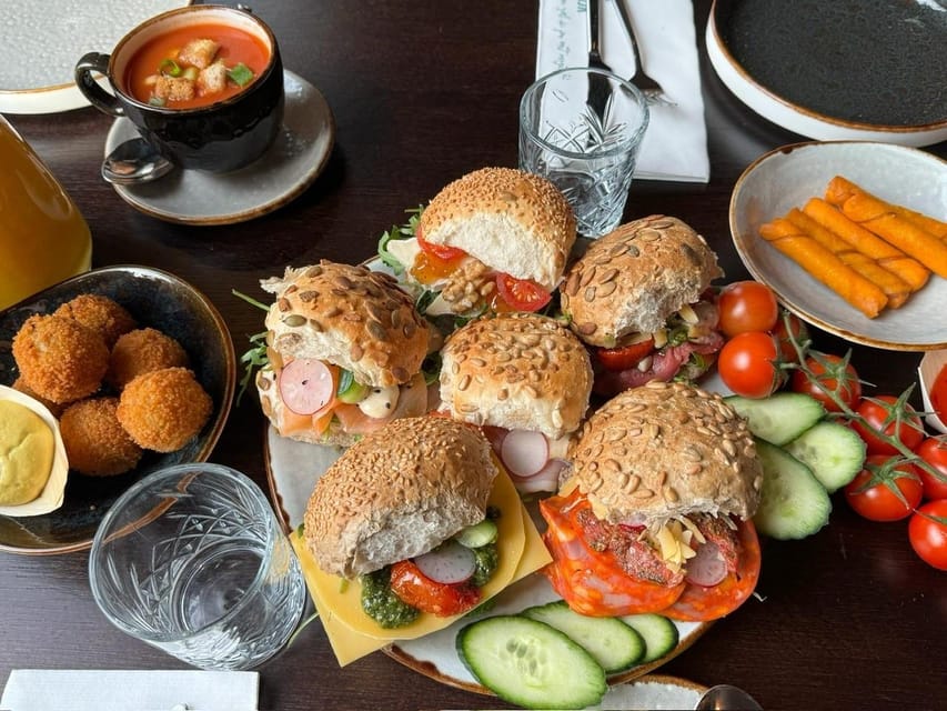 Amsterdam: Tulip Fields Day Tour with Lunch & Windmill - Lunch in Onderdijk with Dutch comfort food