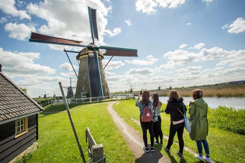 Antwerp: Full-day Holland Guided Keukenhof & Windmills Tour - What the Keukenhof schedule really gives you