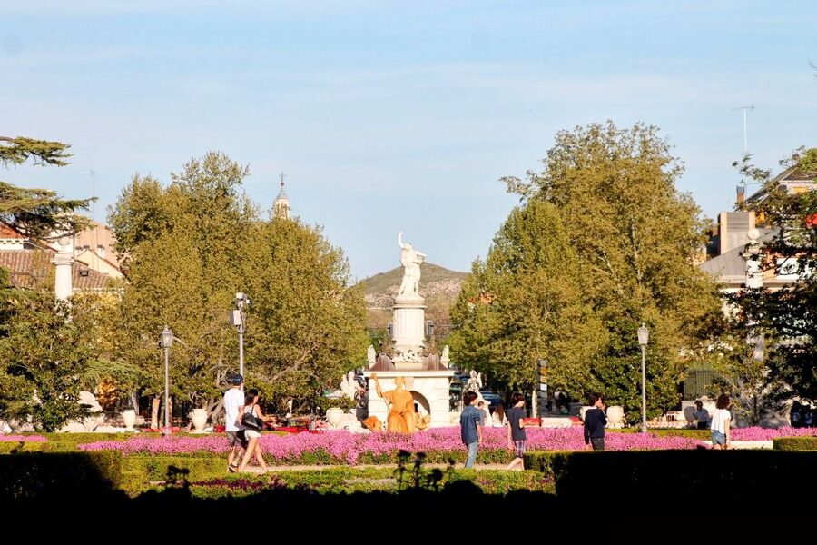 Aranjuez: City and Gardens Guided Walking Tour - Practical preparation for the two-hour walk
