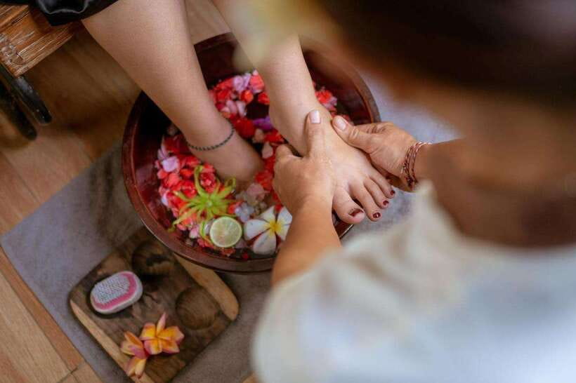 Bali: Luxury Spa Balinese Massage scrub Flower bath 2 Hour - What customers praise most