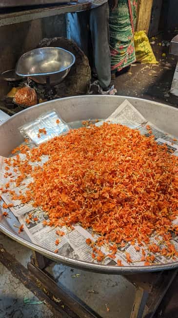 Bangalore Walking Tour KR Flower Market,Fort,Tippu palace - How the private format changes the experience