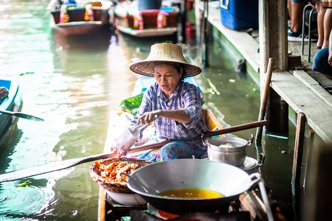 Bangkok Floating Market & Boat Ride to an Orchid Farm - Why Khlong Lat Mayom is different from Bangkok’s famous markets