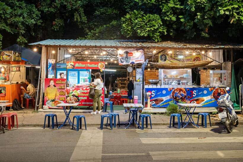 Bangkok: Night Bike Tour with Temples & Flower Market Visit - The Grand Palace, Wat Pho, and Sanam Luang