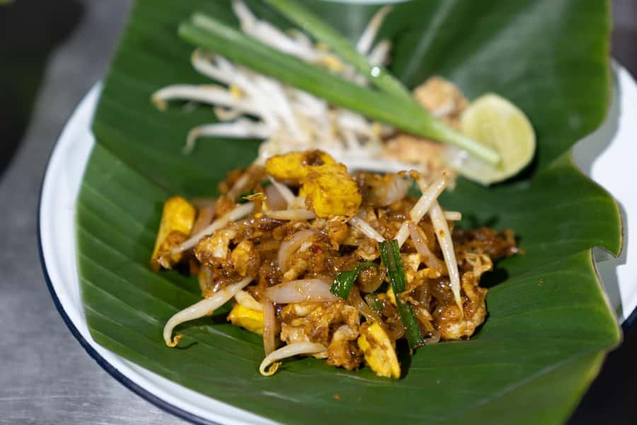 Bangkok Street Food and Night Lights by Tuk Tuk - Key points at a glance