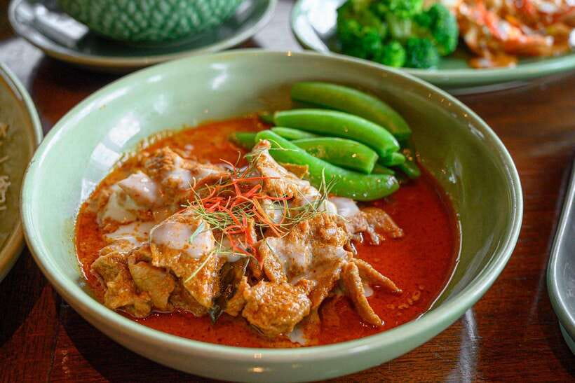 Bangkok: Thara Thong Royal Orchid Sheraton F&B Packages - A Dining Room That Feels Different