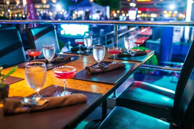 Bangkok: White Orchid Chao Phraya Cruise, Thai Buffet & Beer - Free drinks and what the price really covers