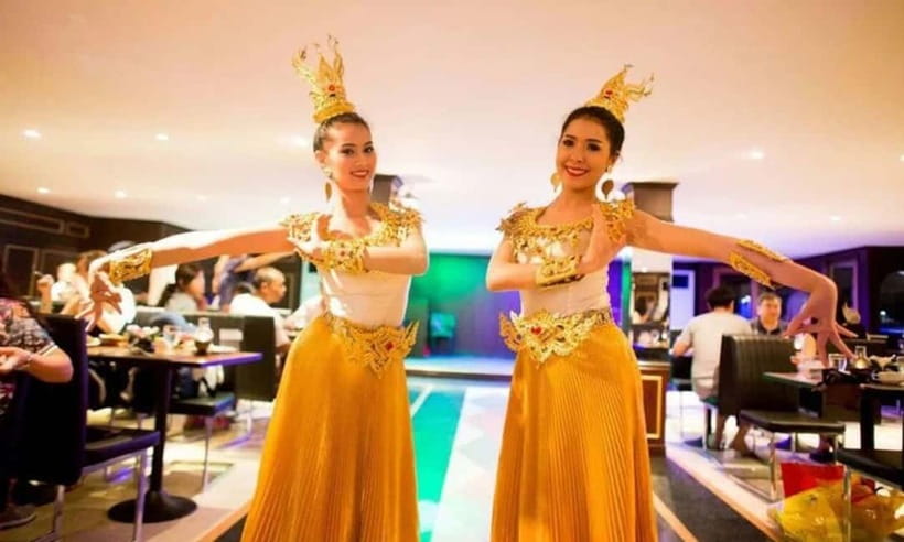 Bangkok: White Orchid Chao Phraya Cruise, Thai Buffet & Beer - Who will enjoy this cruise most