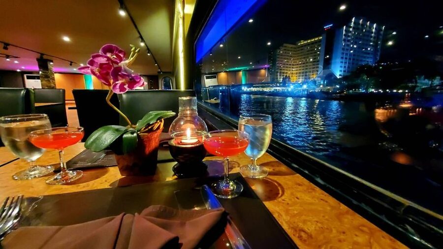 Bangkok: White Orchid Chao Phraya Dinner Cruise - Practical advice for a smoother evening