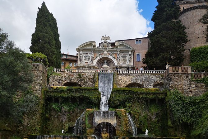 Best tour in Tivoli garden minimum 4 people - Leaving Rome in a private van