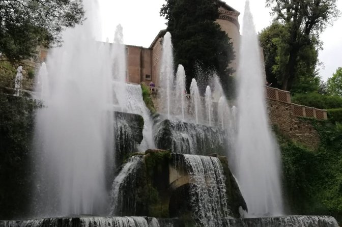 Best tour in Tivoli garden minimum 4 people - A local meal before returning to Rome