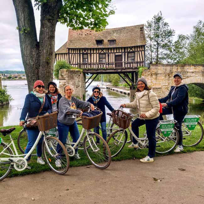 Bike tour from Vernon to Giverny with local guide - Arriving in Giverny by bike