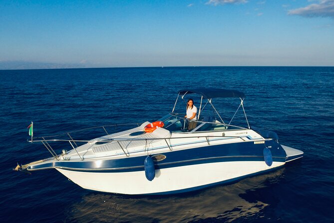 Boat excursions in the Bay of Taormina and Gardens on a private basis - Why Taormina Looks Better From the Sea