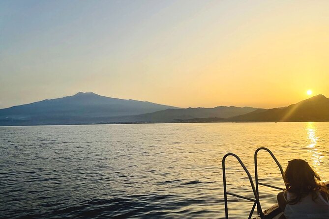 Boat Excursions Taormina Giardini Naxos Isola Bella - Grotta della Conchiglia and the first coastal views